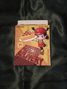 Melloloy Knock Knock Pizza Delivery Squishy Toy - Yellow/Red